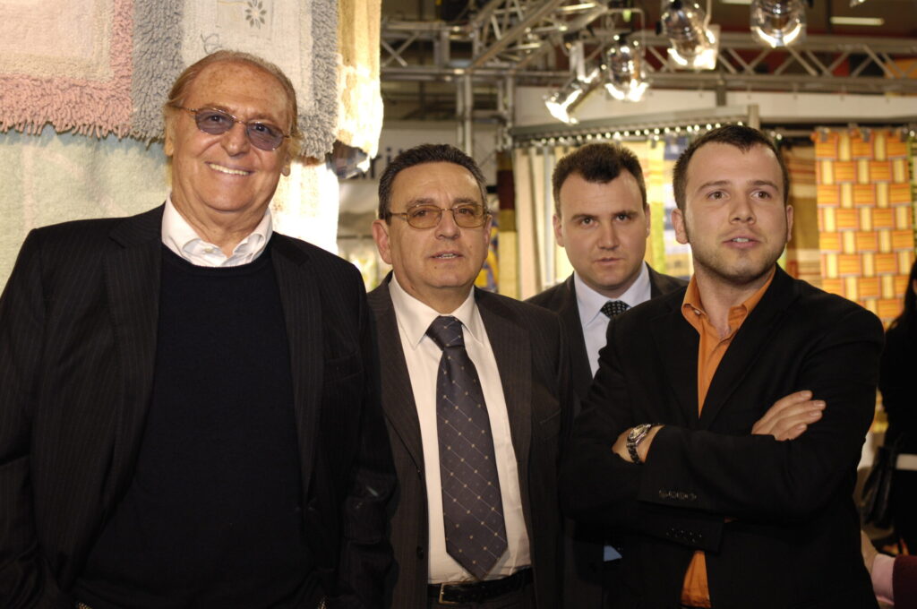 Macef 2007: Renzo Arbore visits the Olivo Tappeti stand 1024x680